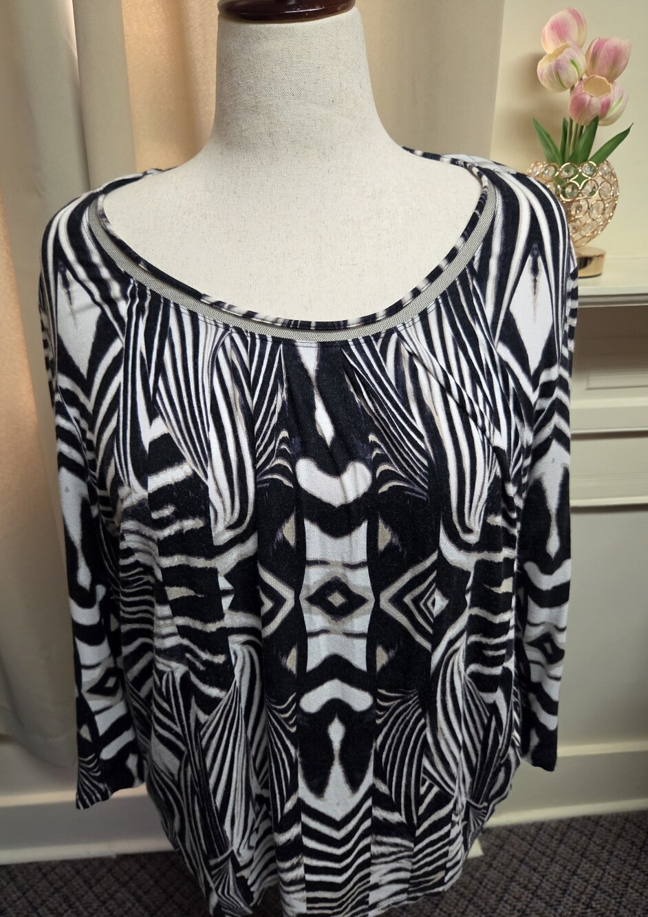 Chico's Black and White Long Sleeve Geometric Print Top Size XL